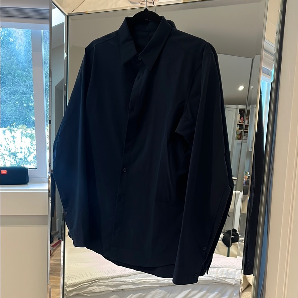 LULULEMON MENS LONG SLEEVE BUTTON-UP SZ MEDIUM